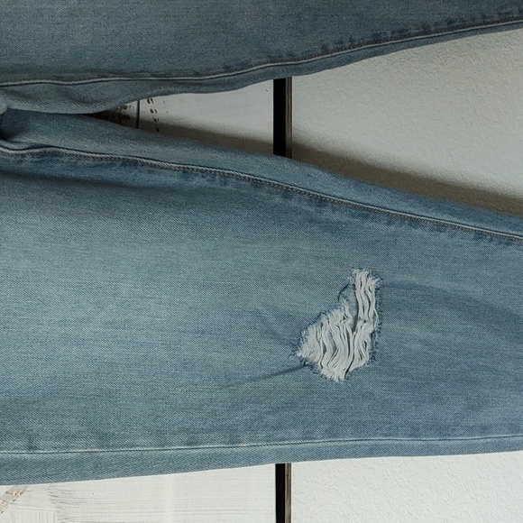 New Mid Rise Boyfriend Jeans Size 2 - Picture 2 of 9